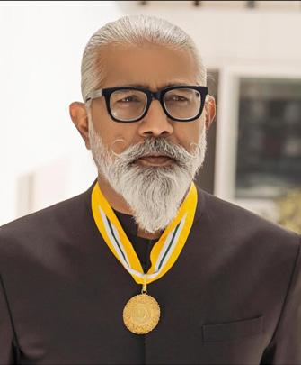 https://oysterartgalleries.com/images/ArtistImages/R M Naeem.jpg